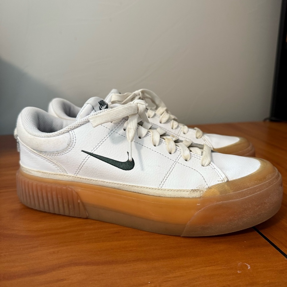Nike Women's Court Legacy Lift‎ Platform Sneaker Green White FV5526-100 Leather